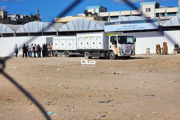 صلیب سرخ جسد 45 تن دیگر را به شفاخانه ناصر در خانیونس تحویل داد صلیب سرخ جسد 45 تن دیگر را به شفاخانه ناصر در خانیونس تحویل داد - اسپوتنیک افغانستان