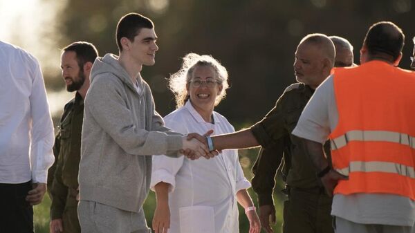 ماکسیم خارکین، که در غزه از اسارت آزاد شده، می‌خواهد شهروندی روسیه را دریافت کند - اسپوتنیک افغانستان  