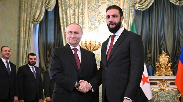  الرئيس الروسي فلاديمير بوتين مع الرئيس السوري أحمد الشرع - اسپوتنیک افغانستان  