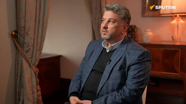 مصاحبه معاون وزیر نیروی ایران با اسپوتنیک درباره چشم‌انداز افزایش صادرات برق به افغانستان و پاکستان - اسپوتنیک افغانستان  