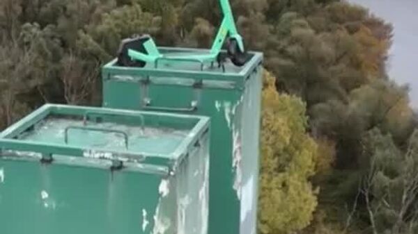 رها کردن یک اسکوتر برقی در روی پل - اسپوتنیک افغانستان  