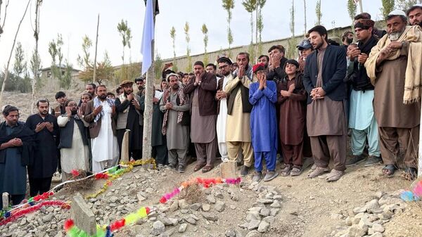 رئیس و بازیکنان تیم ملی کریکت بورد افغانستان برای قربانیان فاجعه پکتیکا دعا کردند - اسپوتنیک افغانستان  