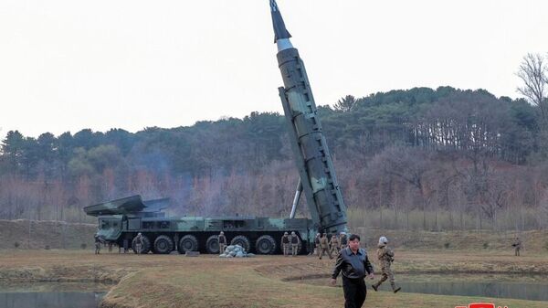 Ким Чен Ын руководил пуском новой баллистической ракеты средней дальности Хвасонпхо-16Б - اسپوتنیک افغانستان  