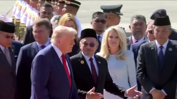 ترامپ در بدو ورود به مالزی رقصید - اسپوتنیک افغانستان  