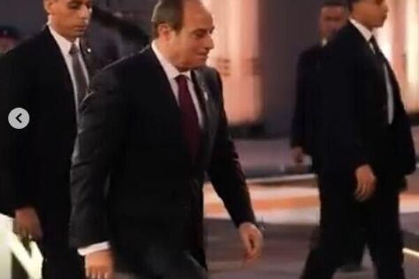 لحظه ورود عبدالفتاح السیسی، رئیس جمهور مصر، برای مراسم گشایش موزیم بزرگ مصر - اسپوتنیک افغانستان  