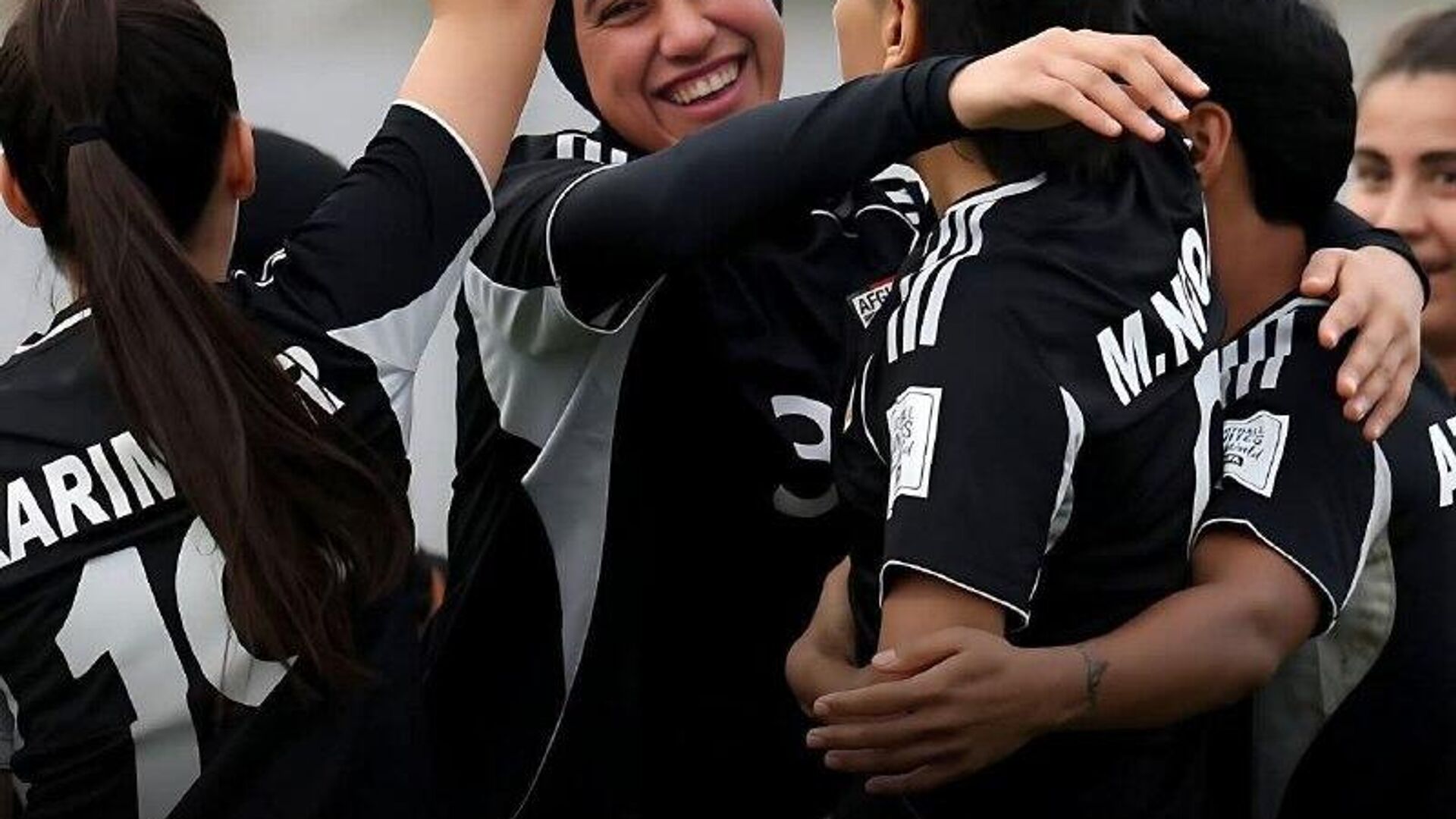 پیروزی تاریخی بانوان افغانستان با نتیجه درخشان 7 بر 0 در برابر لیبیا پیروزی تاریخی بانوان افغانستان با نتیجه درخشان 7 بر 0 در برابر لیبیا - اسپوتنیک افغانستان  , 1920, 02.11.2025