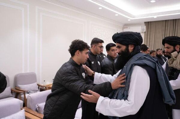 وزیر داخله با قهرمانان آسیا در کابل دیدار کرد - اسپوتنیک افغانستان  