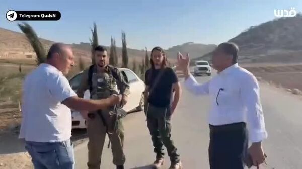 مرد فلسطینی خطاب به سرباز اسرائیلی: «این خاک به زبان عربی صحبت می‌کند - اسپوتنیک افغانستان  