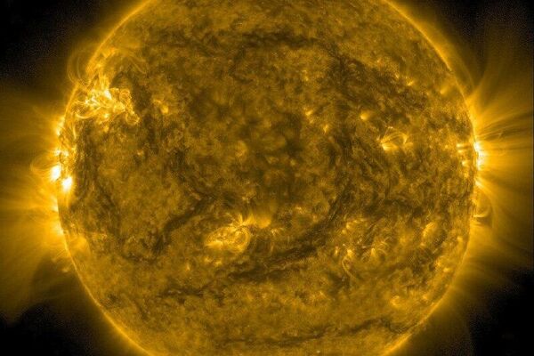 هشدار دانشمندان از ادامه فعالیت قدرتمندترین شراره‌های خورشیدی سال جاری - اسپوتنیک افغانستان  