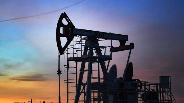 رسانه ها: تحریم های غرب علیه روسیه و ایرام منجر به کاهش نوسانات در قیمت نفت و حفظ ثبات در بازار ها شده است - اسپوتنیک افغانستان  