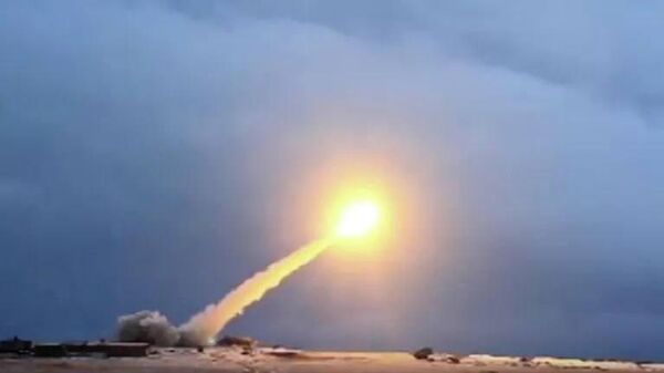 «پیشرفت تولیدی روسیه در تسلیحات، جهان را از یک‌قطبی و گروگیری نجات می‌دهد» - اسپوتنیک افغانستان  