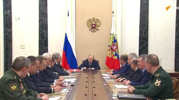 پوتین وضعیت پیرامون اعلام آزمایش‌های هسته‌ای آمریکا توسط ترامپ را موضوع جدی خواند - اسپوتنیک افغانستان  