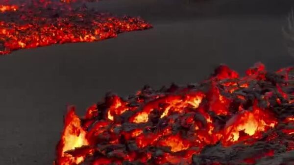 گدازه‌های آتشفشان جزیره لا پالما در اسپانیا - اسپوتنیک افغانستان  