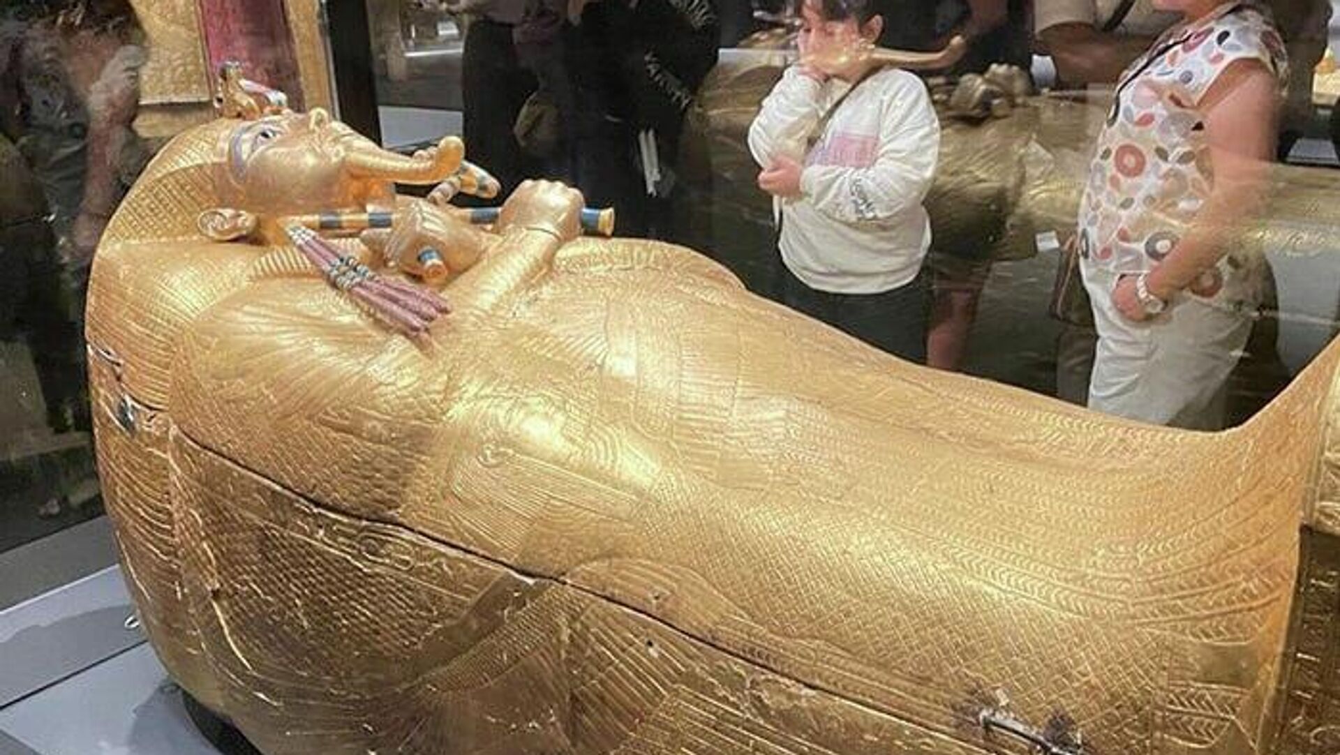 داخل تالار توت عنخ آمون داخل تالار توت عنخ آمون - اسپوتنیک افغانستان , 1920, 06.11.2025