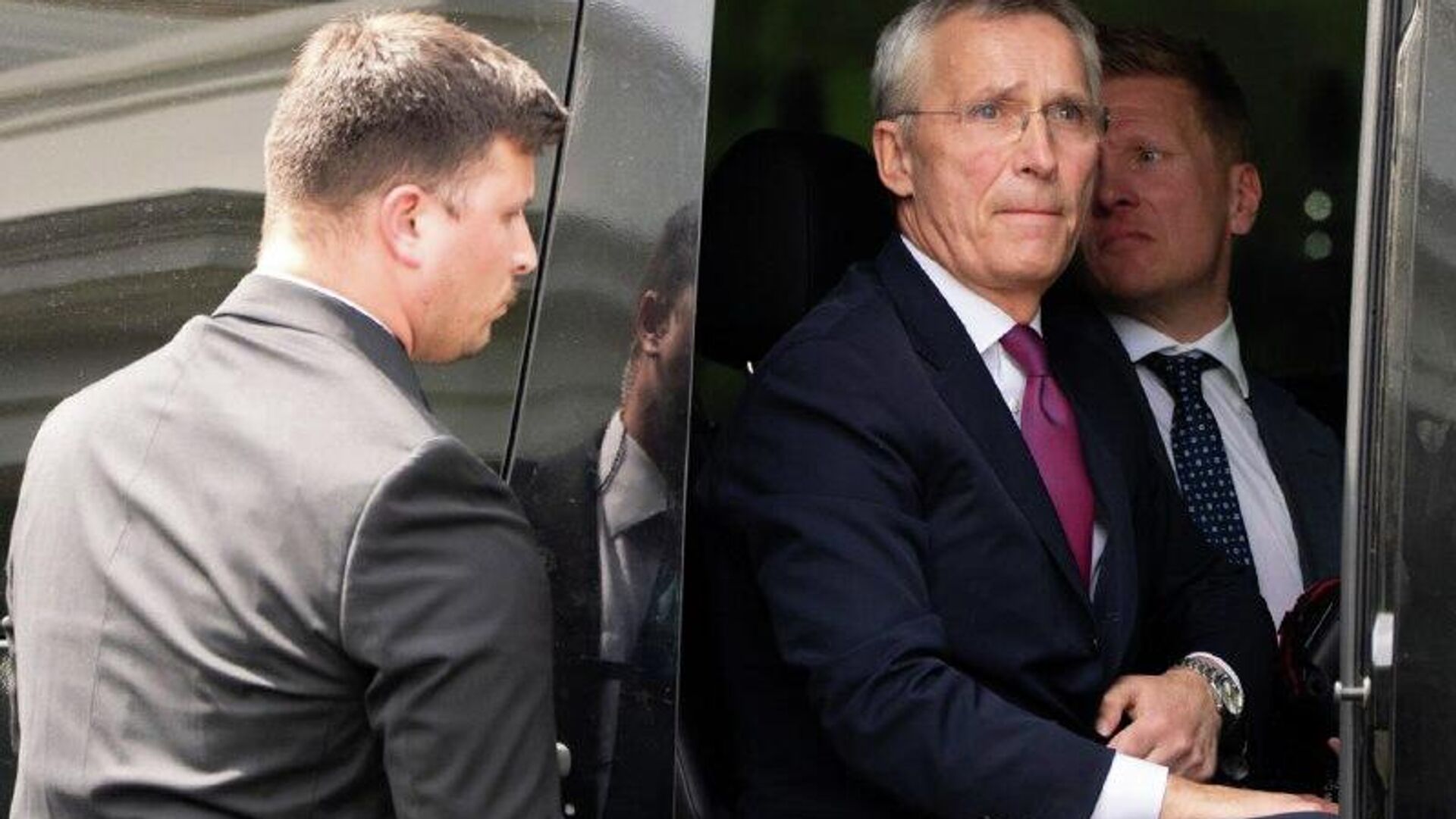 اعتراف دبیر سابق ناتو: ائتلاف به خاطر اوکراین جنگ جهانی سوم دامن نمیزند اعتراف دبیر سابق ناتو: ائتلاف به خاطر اوکراین جنگ جهانی سوم دامن نمیزند - اسپوتنیک افغانستان , 1920, 09.11.2025