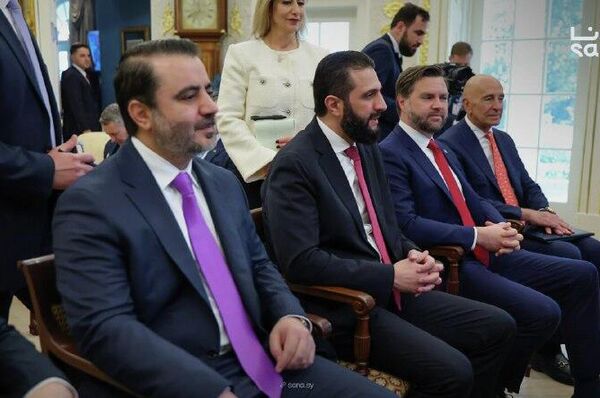 انتشار عکسهایی از دیدار دونالد ترامپ با احمد الشرع انتشار عکسهایی از دیدار دونالد ترامپ با احمد الشرع - اسپوتنیک افغانستان