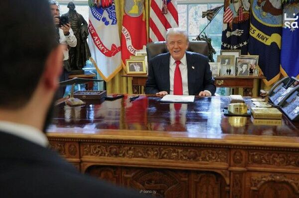 انتشار عکسهایی از دیدار دونالد ترامپ با احمد الشرع انتشار عکسهایی از دیدار دونالد ترامپ با احمد الشرع - اسپوتنیک افغانستان