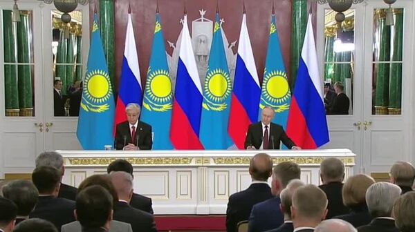 روسای جمهور روسیه و قزاقستان سند مشارکت و اتحاد راهبردی جامع میان دو کشور را امضا کردند - اسپوتنیک افغانستان  