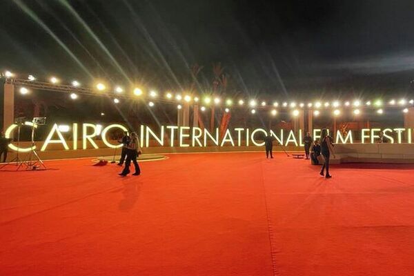 تصاویر اسپوتنیک از افتتاحیه چهل و ششمین جشنواره بینالمللی فیلم قاهره تصاویر اسپوتنیک از افتتاحیه چهل و ششمین جشنواره بینالمللی فیلم قاهره - اسپوتنیک افغانستان