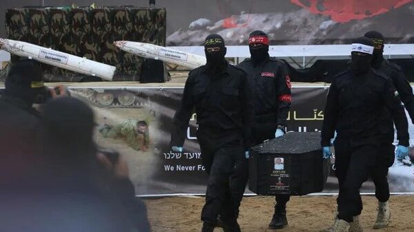 تحویل جسد یک سرباز اسرائیلی به صلیب سرخ - اسپوتنیک افغانستان  