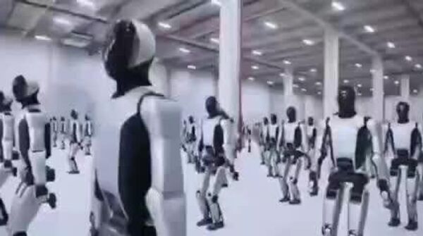 ساخت «ارتش ربات» از سوی یک شرکت چینی به نام «یوبی‌تک رباتیکس» - اسپوتنیک افغانستان  