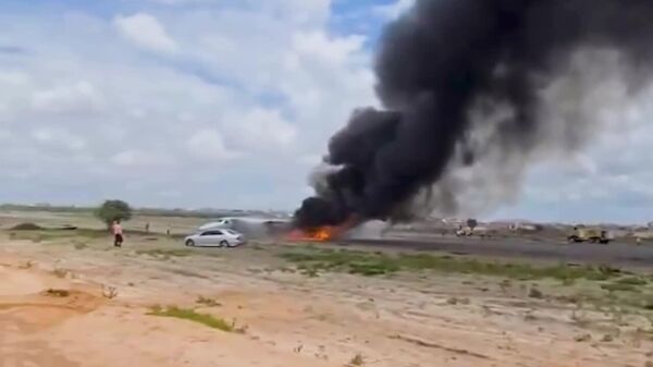 هواپیمای حامل وزیر صنایع کنگو آتش گرفت - اسپوتنیک افغانستان  