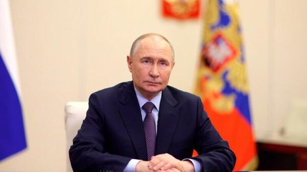 ولادیمیر پوتین در کاخ کرملین از لی چیانگ، نخست وزیر شورای دولتی جمهوری خلق چین، استقبال کرد - اسپوتنیک افغانستان  