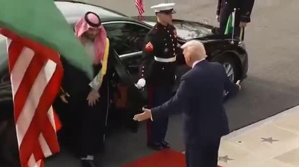 استقبال دونالد ترامپ از محمد بن سلمان، ولیعهد عربستان سعودی، در کاخ سفید - اسپوتنیک افغانستان  