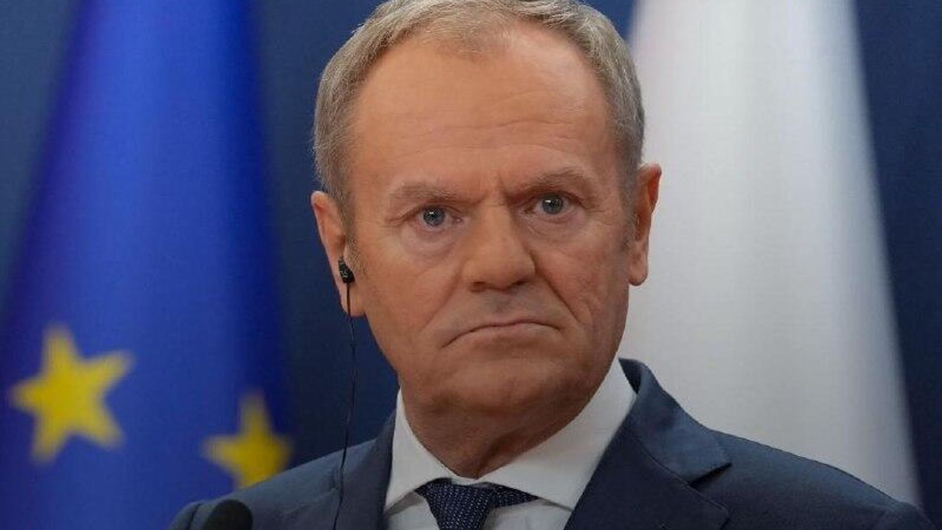 نخست وزیر لهستان در تماس تیلیفونی با زلنسکی: داده ها در پیوند به خرابکاری در لهستان را فاش کنید نخست وزیر لهستان در تماس تیلیفونی با زلنسکی: داده ها در پیوند به خرابکاری در لهستان را فاش کنید - اسپوتنیک افغانستان , 1920, 19.11.2025