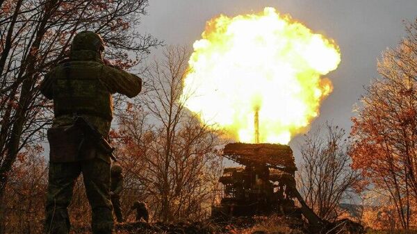 وزارت دفاع روسیه: یک انبار حاوی تجهیزات نظامی اوکراین از سوی نیروهای روسیه منهدم شد - اسپوتنیک افغانستان  