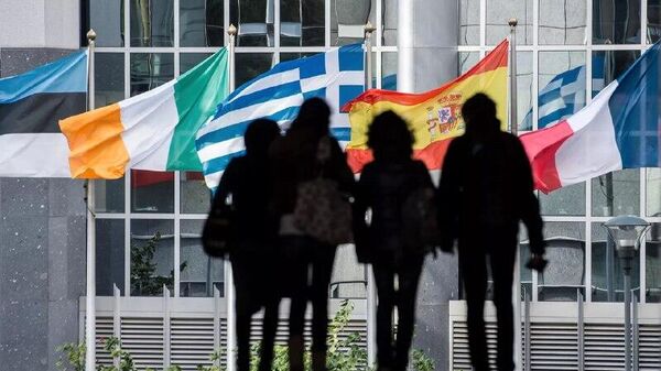 اتحادیه اروپا خواهان تحویل دارایی‌های روسیه به کی‌یف شد - اسپوتنیک افغانستان  