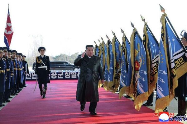 کیم جونگ اون: نیروی هوایی کوریای شمالی به تجهیزات استراتژیک جدید مجهز می‌شود - اسپوتنیک افغانستان  