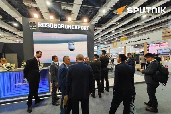 روس آبرون اکسپورت با آمادگی کامل به نمایش سلاح‌های روسی و عقد قرارداد به نمایشگاه تسلیحات مصر می‌رود - اسپوتنیک افغانستان  