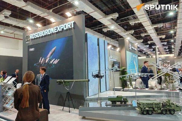 روس آبرون اکسپورت با آمادگی کامل به نمایش سلاح‌های روسی و عقد قرارداد به نمایشگاه تسلیحات مصر می‌رود - اسپوتنیک افغانستان  