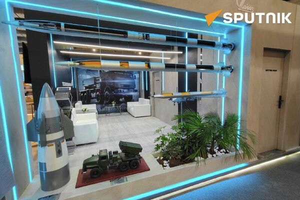 روس آبرون اکسپورت با آمادگی کامل به نمایش سلاح‌های روسی و عقد قرارداد به نمایشگاه تسلیحات مصر می‌رود - اسپوتنیک افغانستان  