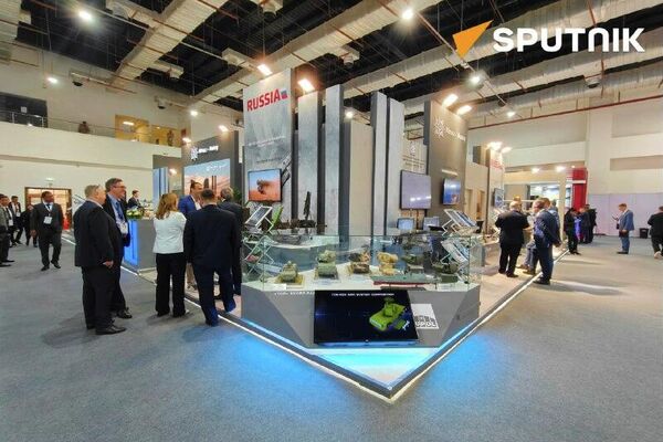 روس آبرون اکسپورت با آمادگی کامل به نمایش سلاح‌های روسی و عقد قرارداد به نمایشگاه تسلیحات مصر می‌رود - اسپوتنیک افغانستان  