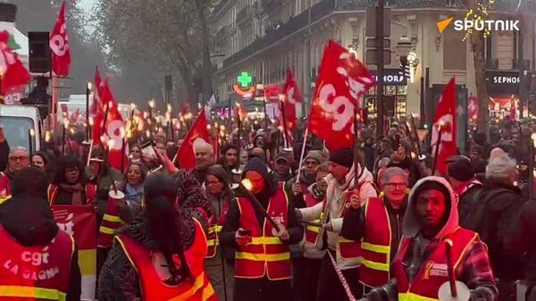 تصاویر خبرنگار اسپوتنیک از اعتصاب سراسری در فرانسه - اسپوتنیک افغانستان  