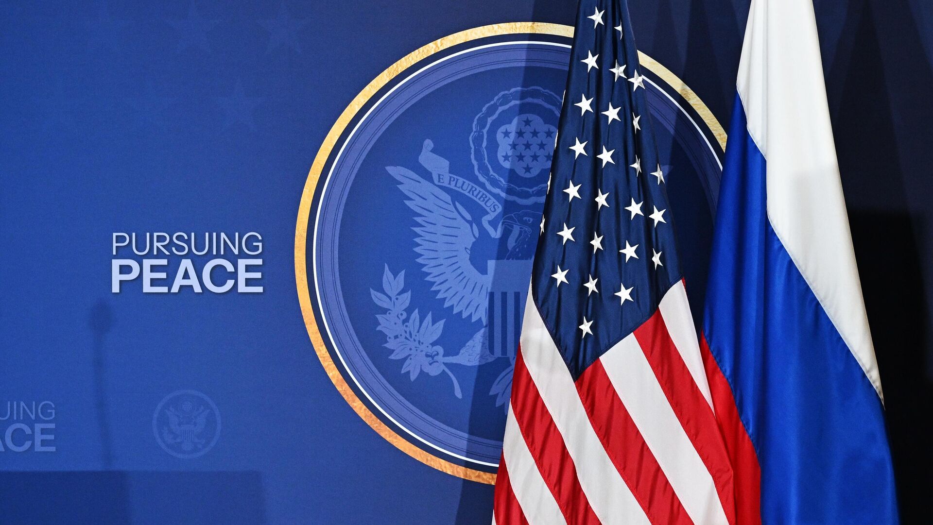 Пресс-центр саммита России и США на Аляске Пресс-центр саммита России и США на Аляске - اسپوتنیک افغانستان , 1920, 07.12.2025