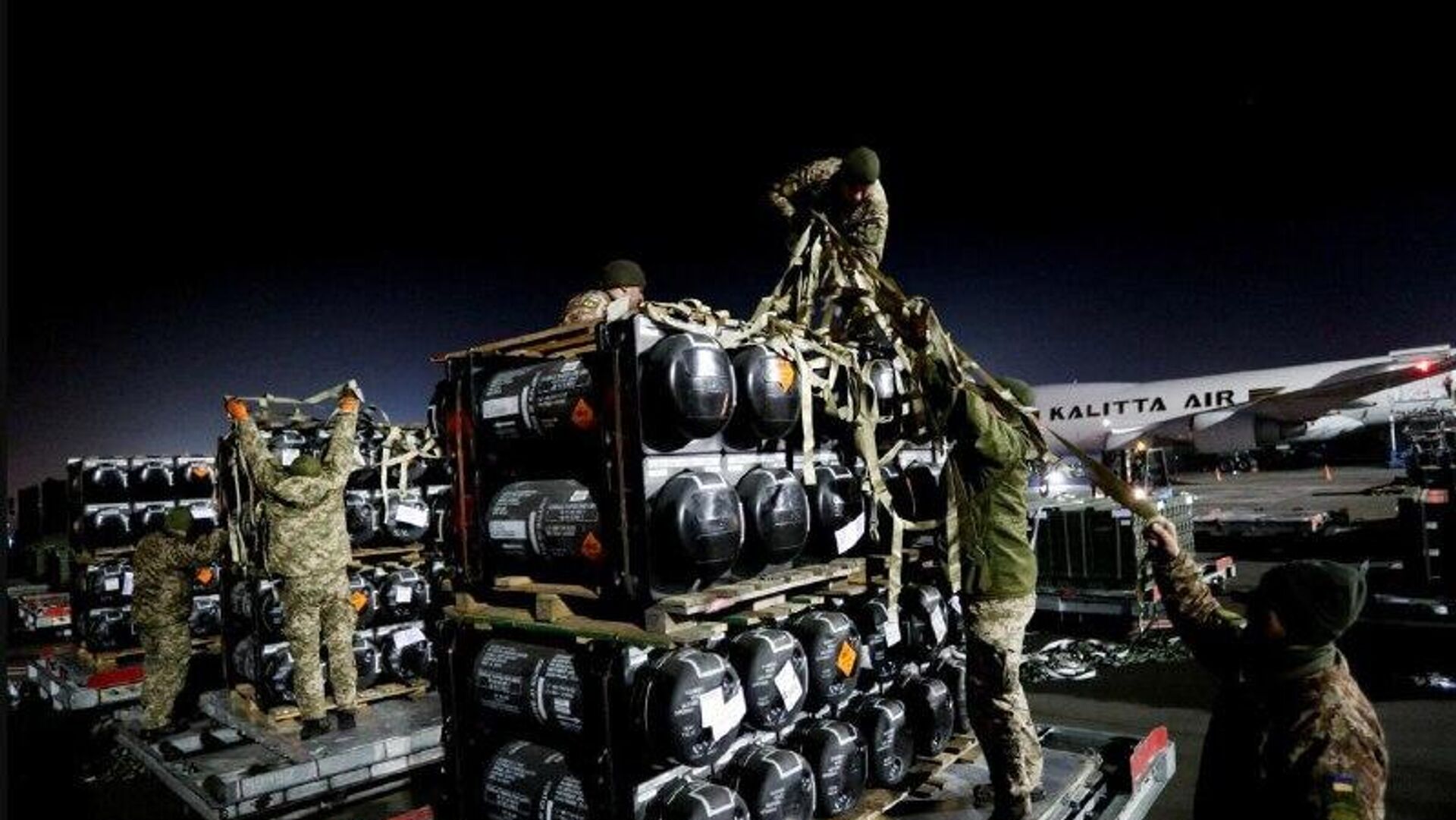 طبق لایحه بودجه دفاعی که متن آن به اسپوتنیک رسیده نشان میدهد که ایالات متحده 400 میلیون دالر برای حمایت از اوکراین در سال 2026 و همین مقدار دیگر در سال 2027 هزینه خواهد کرد طبق لایحه بودجه دفاعی که متن آن به اسپوتنیک رسیده نشان میدهد که ایالات متحده 400 میلیون دالر برای حمایت از اوکراین در سال 2026 و همین مقدار دیگر در سال 2027 هزینه خواهد کرد - اسپوتنیک افغانستان , 1920, 08.12.2025