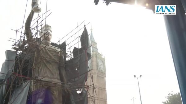 از مجسمه لیونل مسی بهترین بازیکن تاریخ فوتبال در هند رونمایی می‌شود - اسپوتنیک افغانستان  