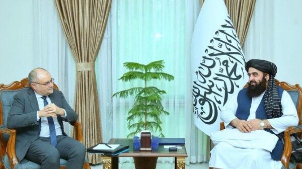 تداوم کمک‌های اتحادیه اروپا به افغانستان؛ محور دیدار نماینده ویژه اتحادیه اروپا با امیرخان متقی در کابل - اسپوتنیک افغانستان  