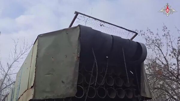 نیروهای نظامی خدمه TOS-2 Tosochka از گروه نیروی مرکز یک حمله ترموباریک قدرتمند را به دژ نیروهای مسلح اوکراین در جهت کراسنوارمیسک انجام دادند - اسپوتنیک افغانستان  