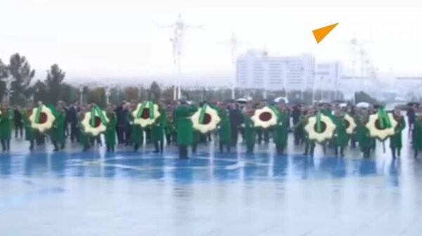 پوتین در بنای یادبود بی‌طرفی در ترکمنستان تاج گلی گذاشت - اسپوتنیک افغانستان  