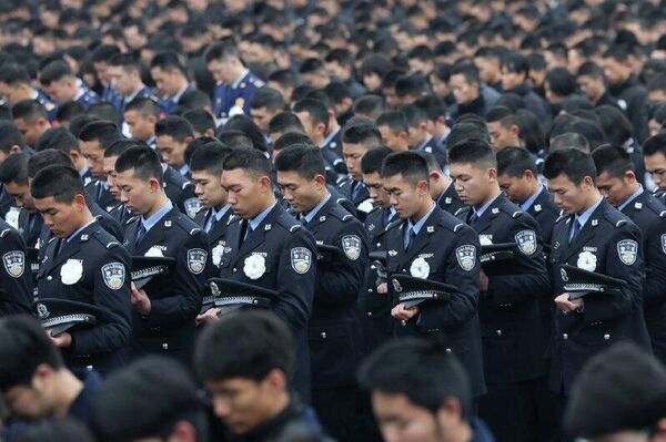 چین همزمان با افزایش تنشها با جاپان یاد قربانیان قتل عام نانجینگ را گرامی داشت چین همزمان با افزایش تنشها با جاپان یاد قربانیان قتل عام نانجینگ را گرامی داشت - اسپوتنیک افغانستان