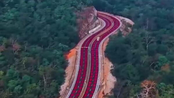 نخستین‌بار در هند: جاده‌های سرخ رنگ پدیدار شدند - اسپوتنیک افغانستان  