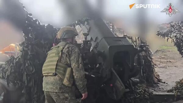 گردانندگان توپ هویتزر دی-30 وابسته به گروه «جنوب»، یک پایگاه کنترل پهپاد اوکراین را در پیرامون کونستانتینوفکا نابود کردند - اسپوتنیک افغانستان  