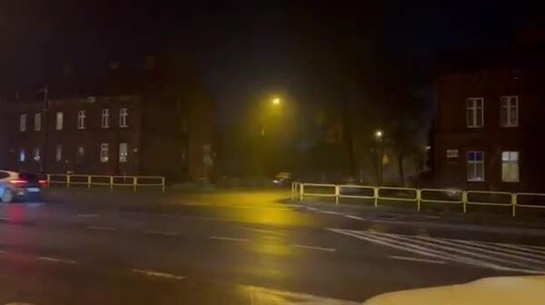 یک تانک «لئوپارد 1» در خیابان‌های پولند به‌صورت نمادین و جشنواره‌ای حرکت کرد - اسپوتنیک افغانستان  