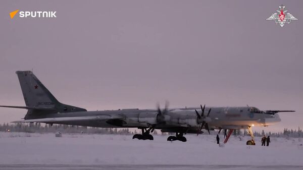 پروازی بمب‌افکن‌های استراتژیک روسیه بر فراز آب‌های بی‌طرف پایان یافت - اسپوتنیک افغانستان  