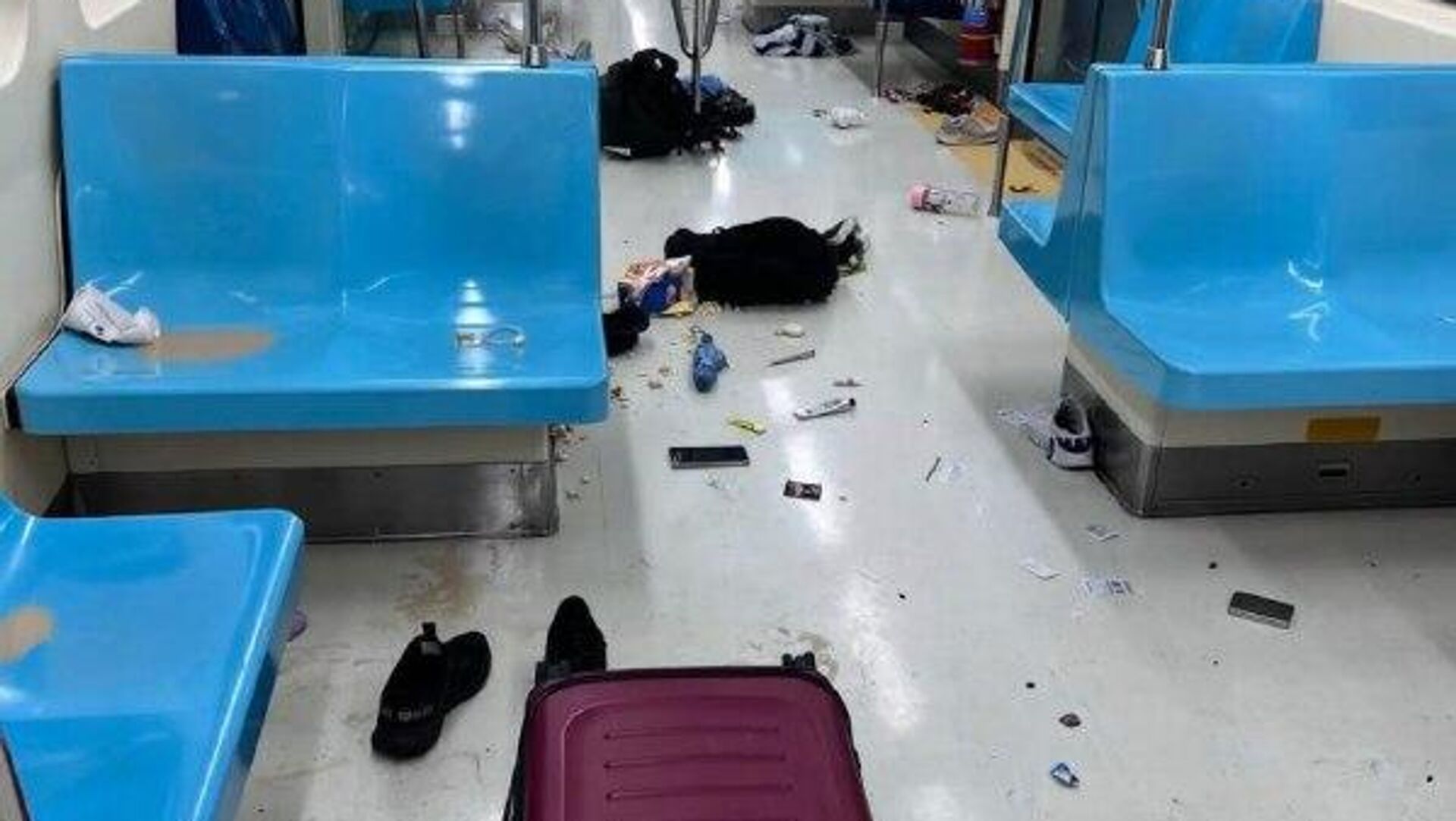 مردی تندخو ترس در متروی تایوان آفرید مردی تندخو ترس در متروی تایوان آفرید - اسپوتنیک افغانستان , 1920, 27.12.2025