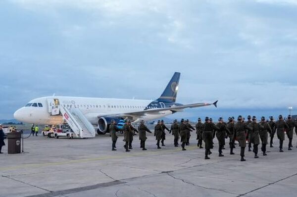مراسم یادبود نظامی در انقره برای کشته‌شدگان رویداد هوایی نظامیان لیبیایی در ترکیه - اسپوتنیک افغانستان  